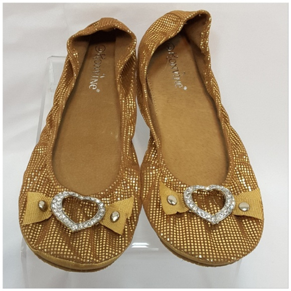 Konvine Shoes - NWT, KONVINE, Rhinestone Heart Flats